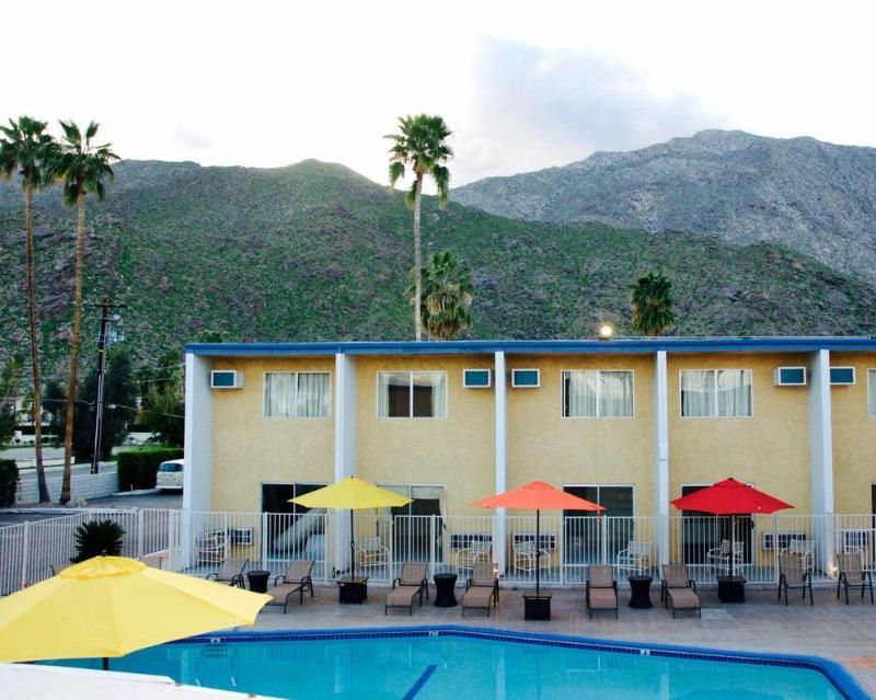 Sol Springs Inn Cathedral City Exterior foto